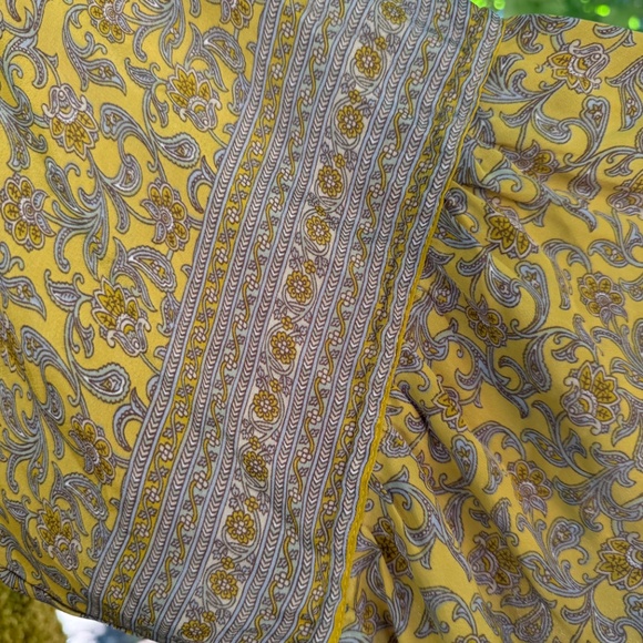Kantha Bae Silk Shrug - Picture 4 of 4